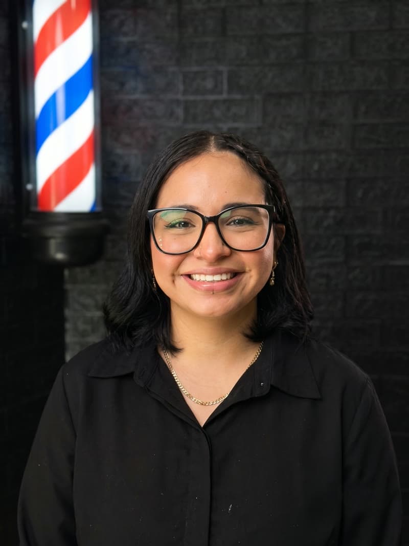 Isabella, Recepcionista